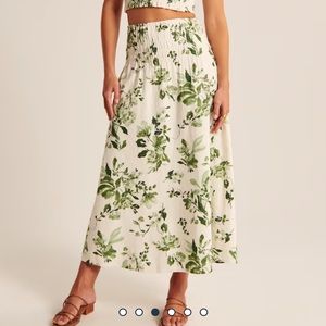 Abercrombie can ruched maxi skirt
